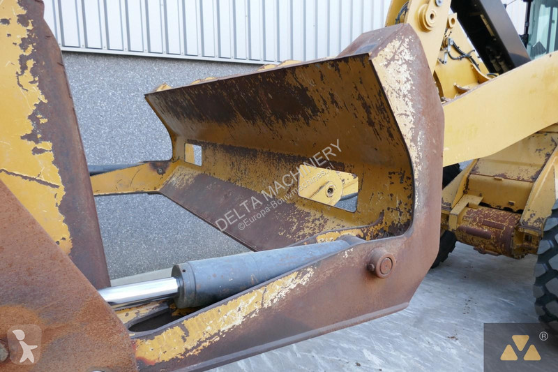 Pala Caterpillar M