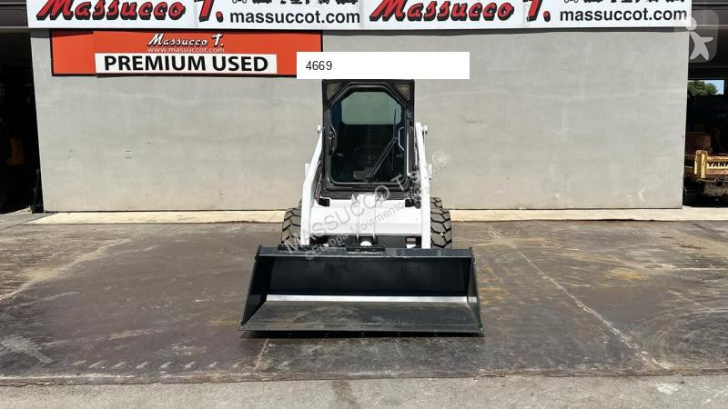 Shovel Bobcat