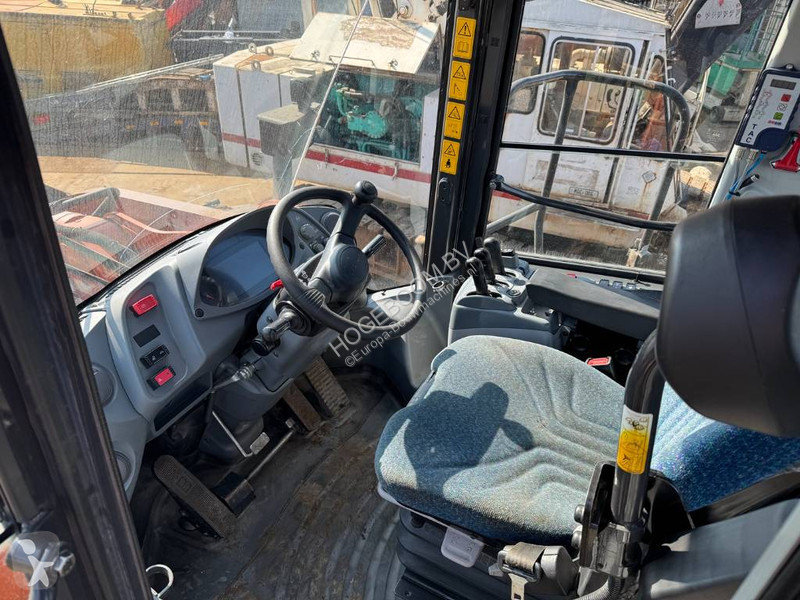 Shovel Hitachi 550-6
