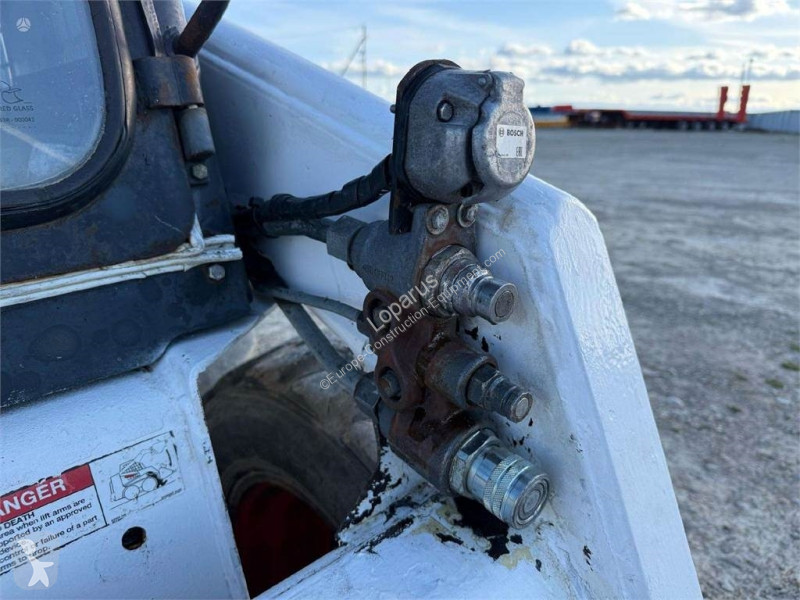 Shovel Bobcat