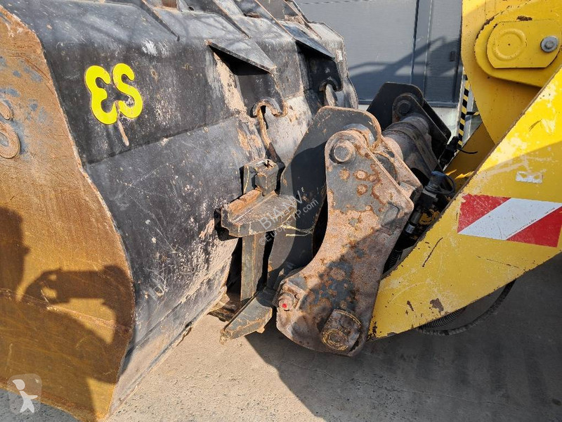 مُحمّلة Komatsu -8E0