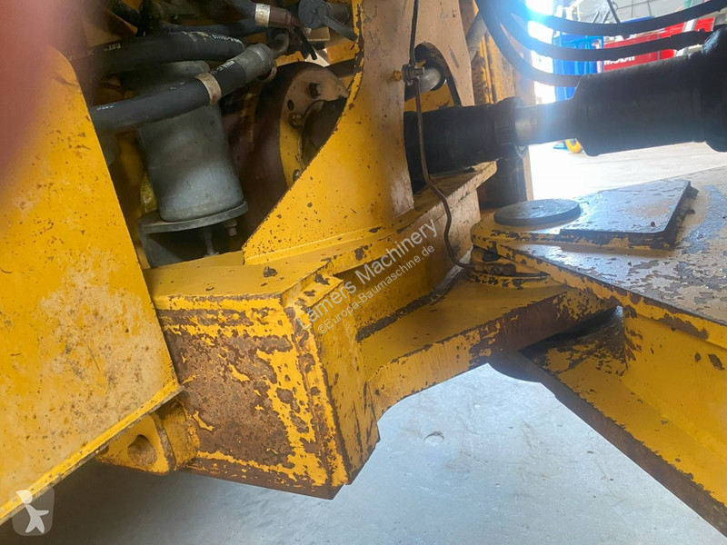 Shovel Caterpillar NVT