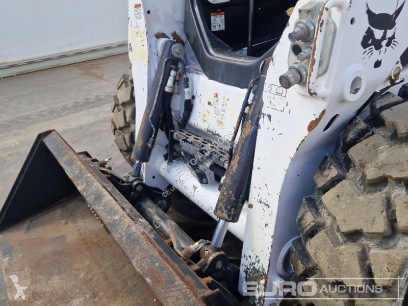 Shovel Bobcat S740