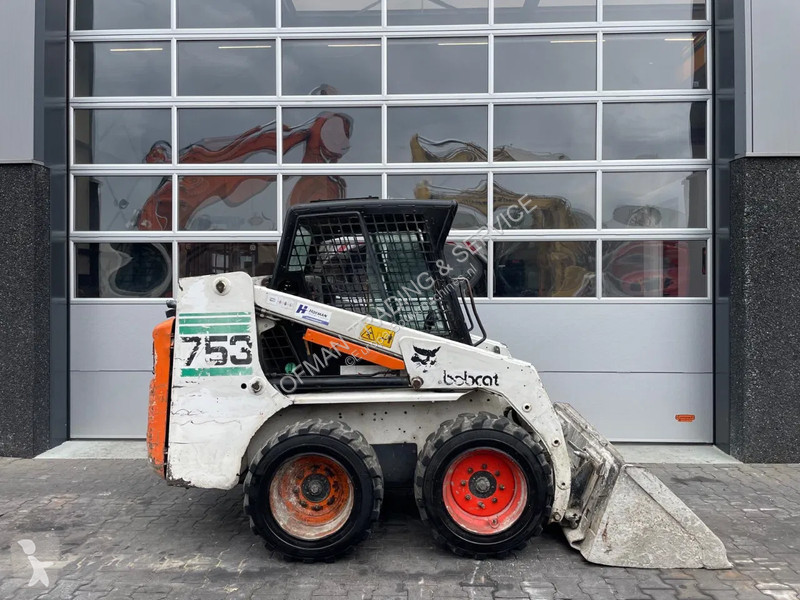 Shovel Bobcat