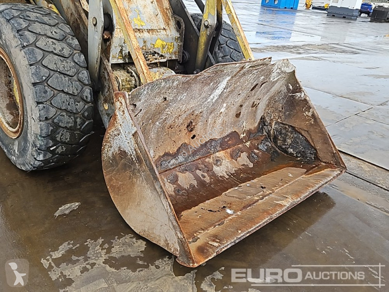Nakladač JCB 420