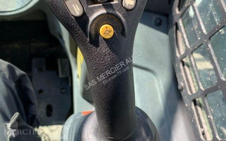 Shovel Bobcat chargeuse compacte sur chenilles...