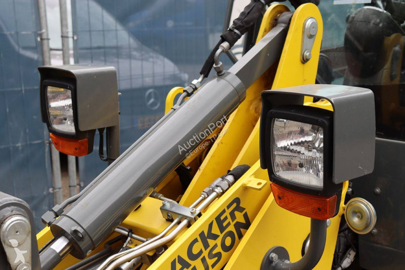 Pala cargadora Neuson WL25