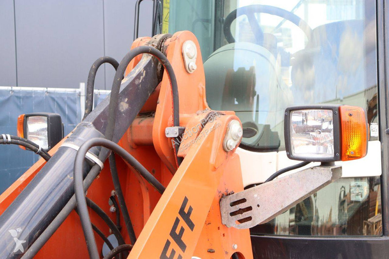 Pala cargadora Schaeff L100