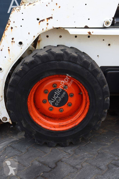 Shovel Bobcat