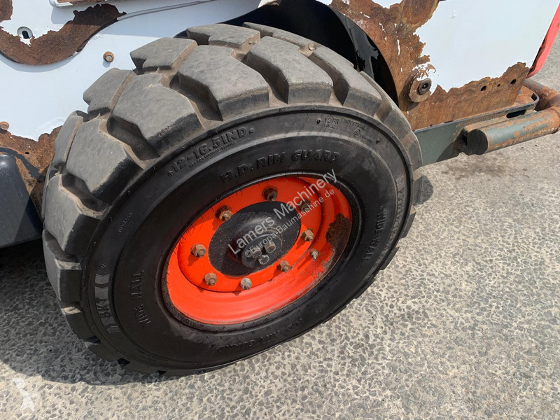 Shovel Bobcat NVT