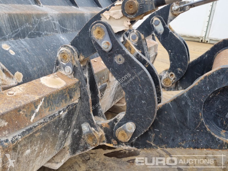 Nakladač JCB 437-55WM