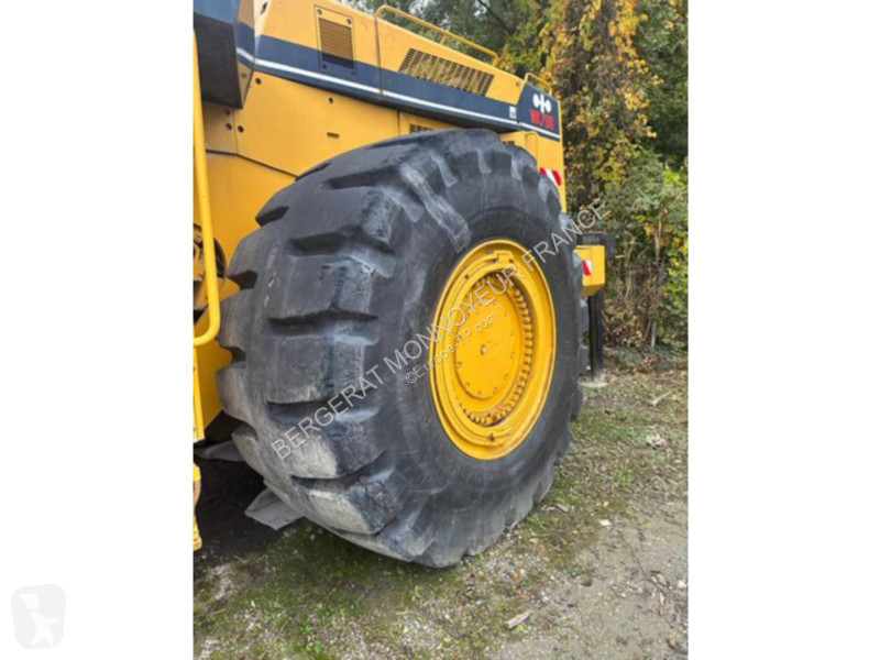 Товарач Komatsu WA700