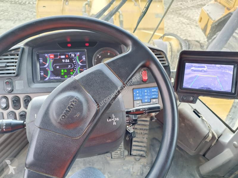 Nakladač Komatsu 7