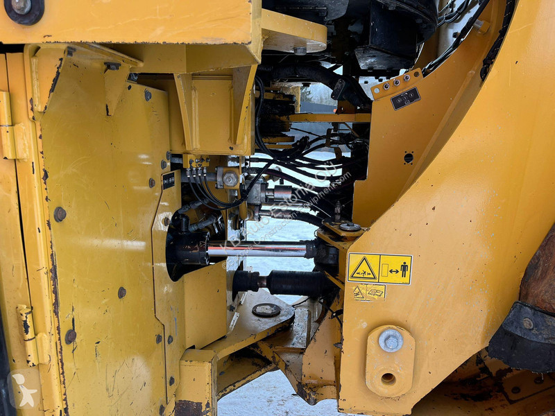 Фронтальный погрузчик Caterpillar M AC / CENTRL...