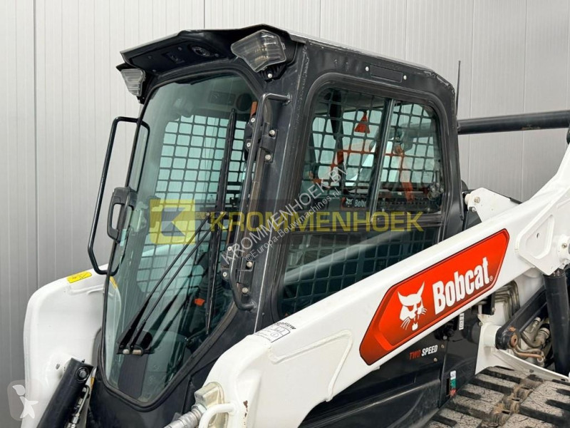 مُحمّلة Bobcat T 76 + Laser Grader 244 cm