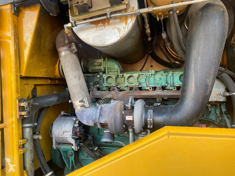 Nakladač Volvo L110