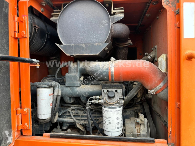 Фронтальный погрузчик Doosan 4x4 inkl. Schaufel...