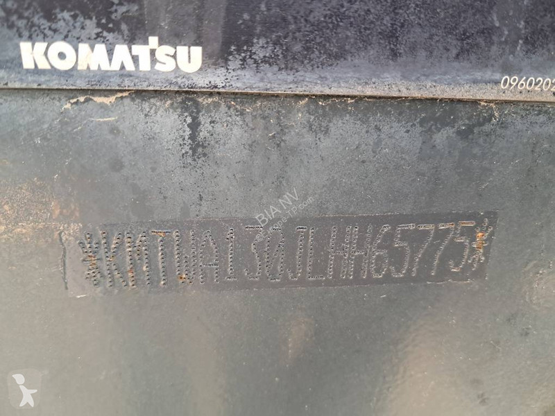Nakladač Komatsu 8E0