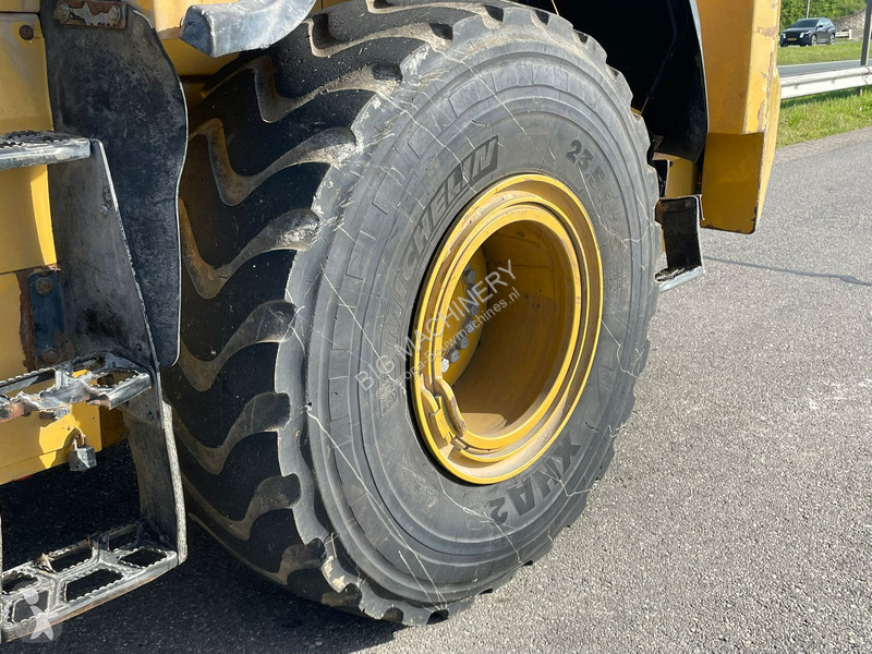 Nakladač Caterpillar 962M