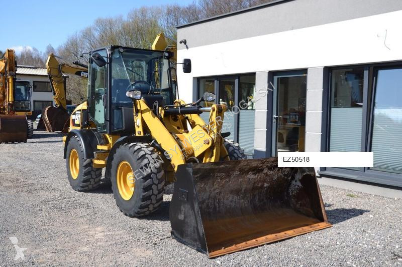 Nakladač Caterpillar 908 M