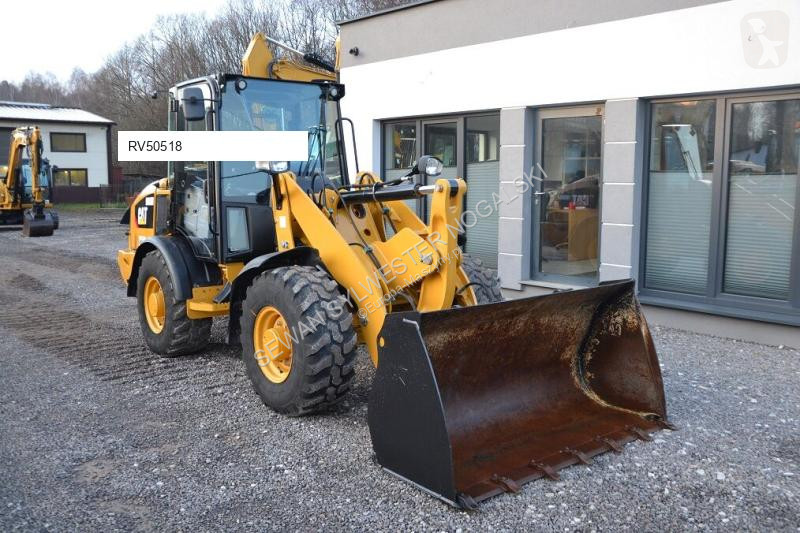 Nakladač Caterpillar 906 M