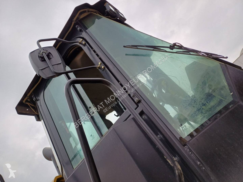 Nakladač Caterpillar 950GC