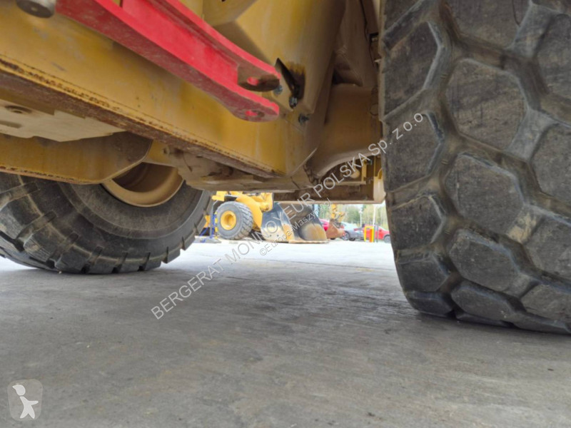 Nakladač Caterpillar 966-14
