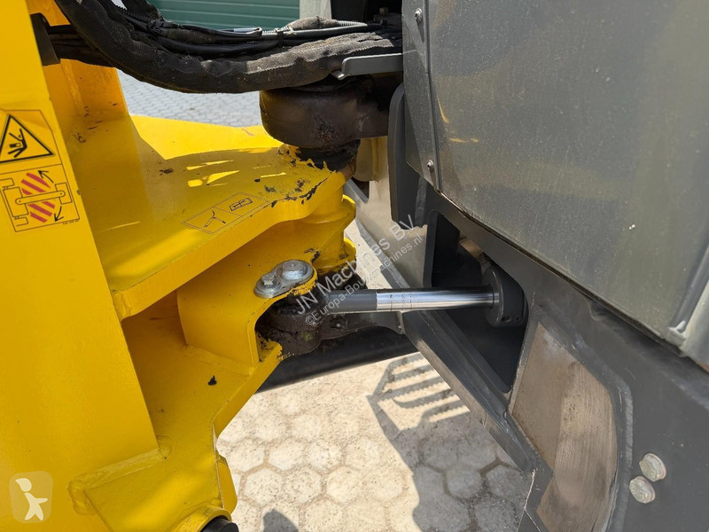 Nakladač Wacker Neuson WL 54 LOW HOURS