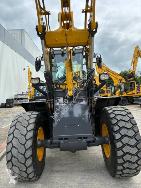 Chargeuse Komatsu WA 270-8