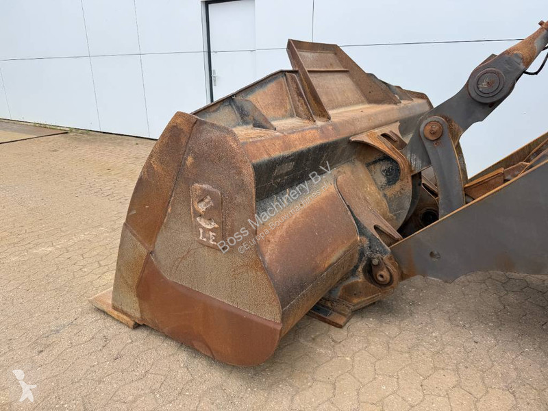 Nakladač Volvo - Weight System / Backup Camera
