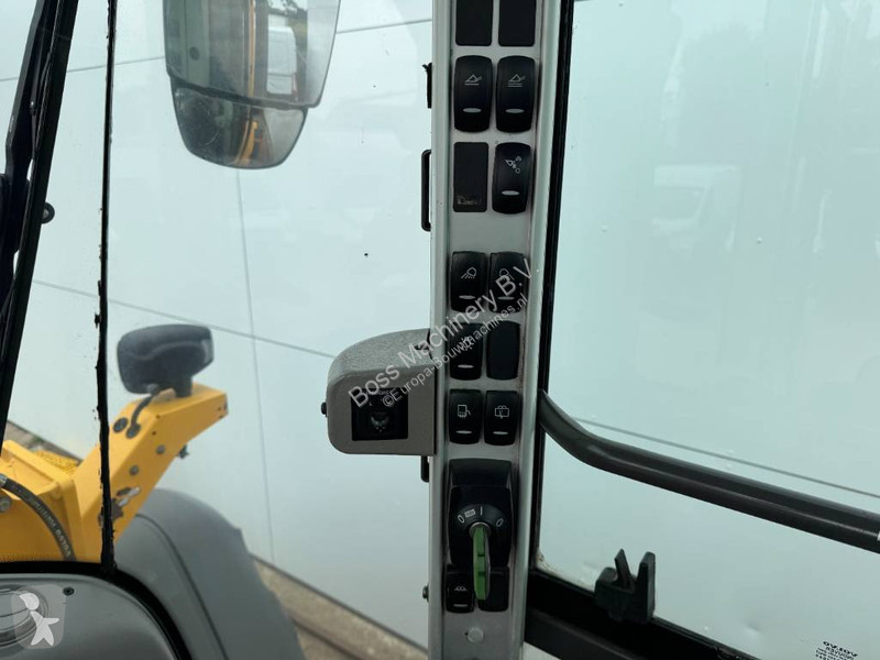 مُحمّلة Volvo - 3rd Function / Quick Coupler