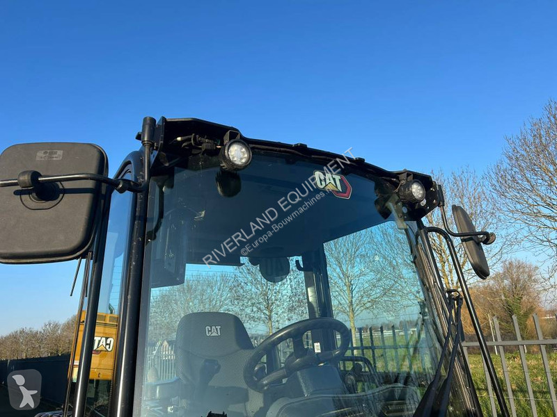 Nakladač Caterpillar only 625 hours, ac, 40 km/h