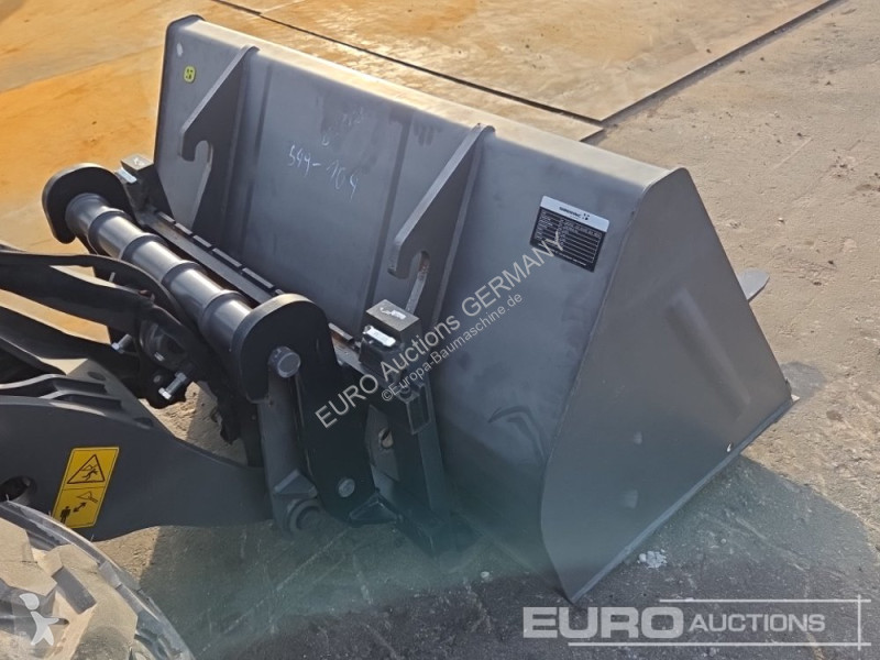 Товарач Mecalac MCL4+