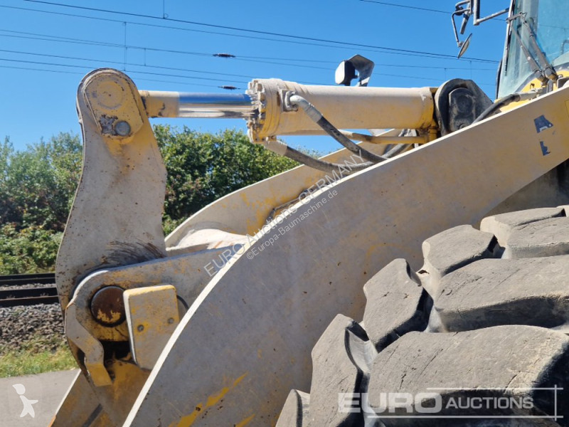 Nakladač Komatsu 8EO