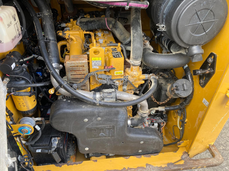 Nakladač Caterpillar D3 .