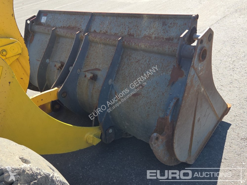 Nakladač Komatsu WA100M-7