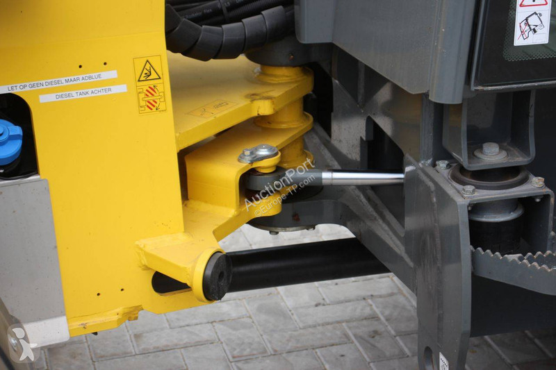 Chargeuse Neuson WL60