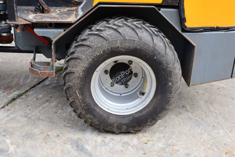 Chargeuse Giant V452T