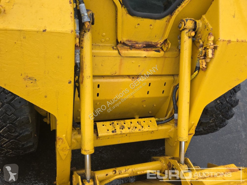 Shovel New Holland LX465