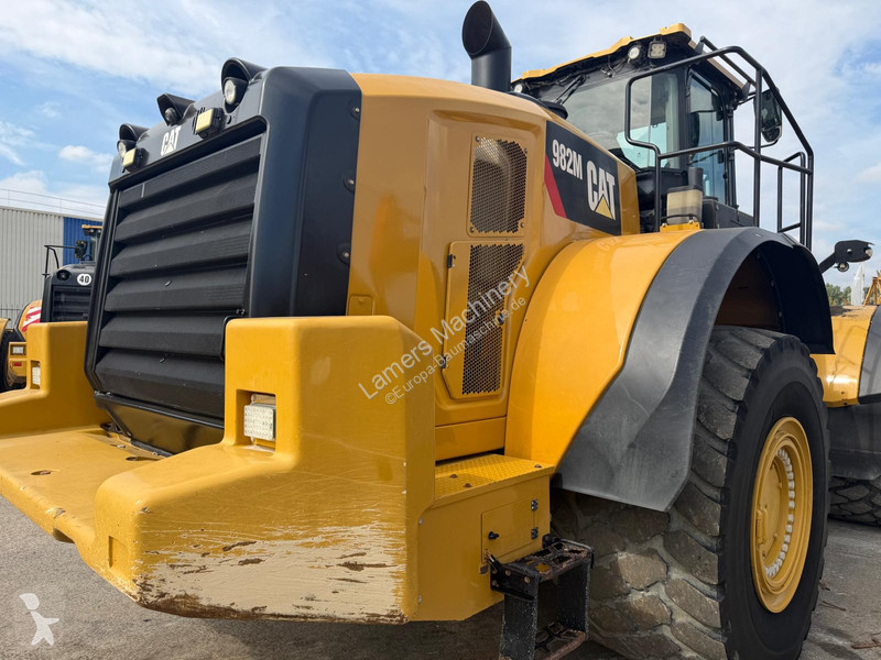Товарач Caterpillar 982M .