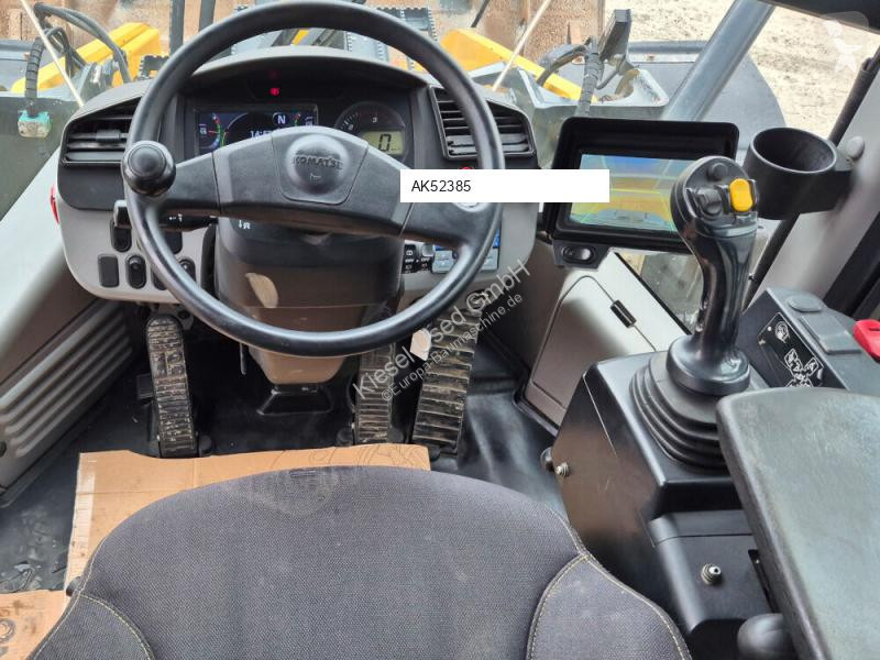 Lastare Komatsu 8