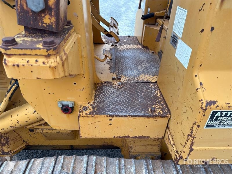 Pala cargadora Komatsu 16 Crawler Loader