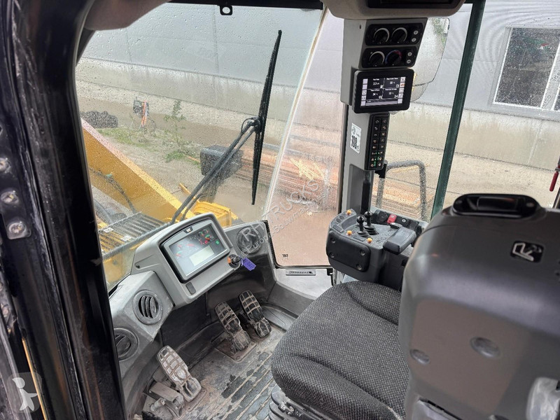 مُحمّلة Caterpillar 966M 4X4 WHEEL LOADER -...