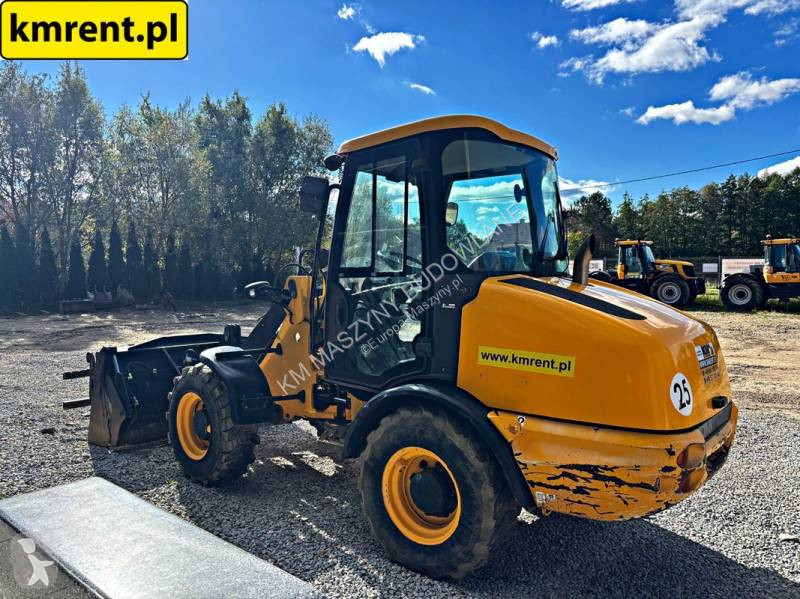 مُحمّلة JCB 406 B ŁADOWARKA KOŁOWA 2013R | |...