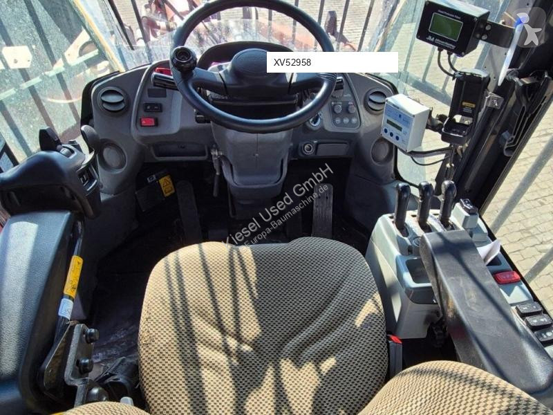 Товарач Hitachi 6