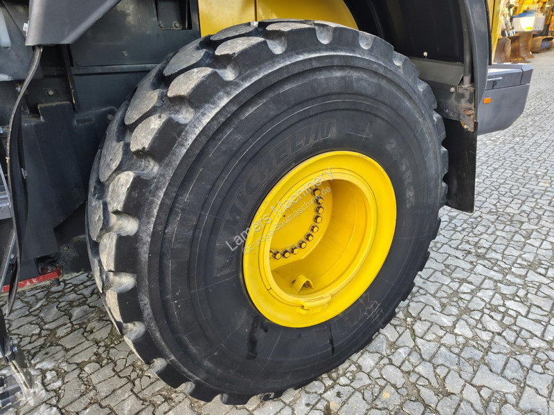 Pá carregadora Komatsu 4708