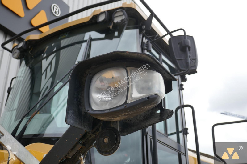 Nakladač Caterpillar 980M