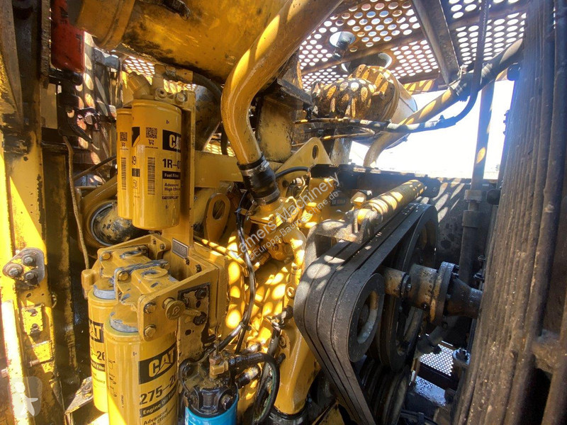 Shovel Caterpillar NVT