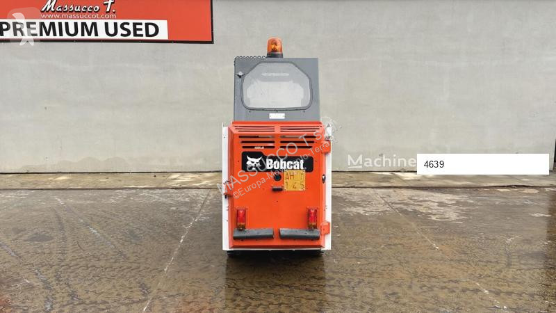 Shovel Bobcat