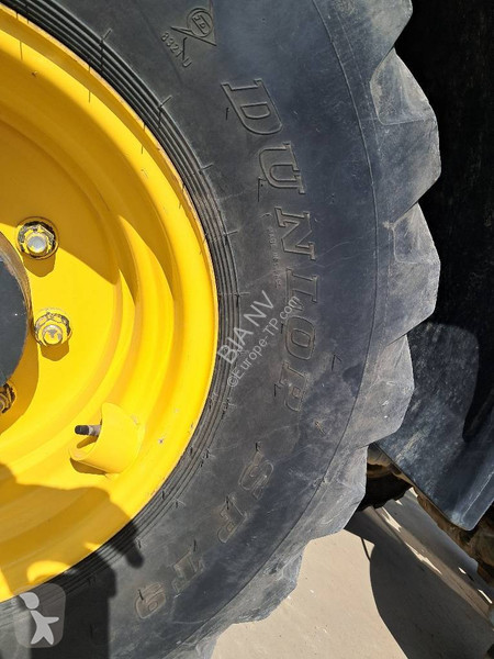 Shovel Komatsu WA100M-8